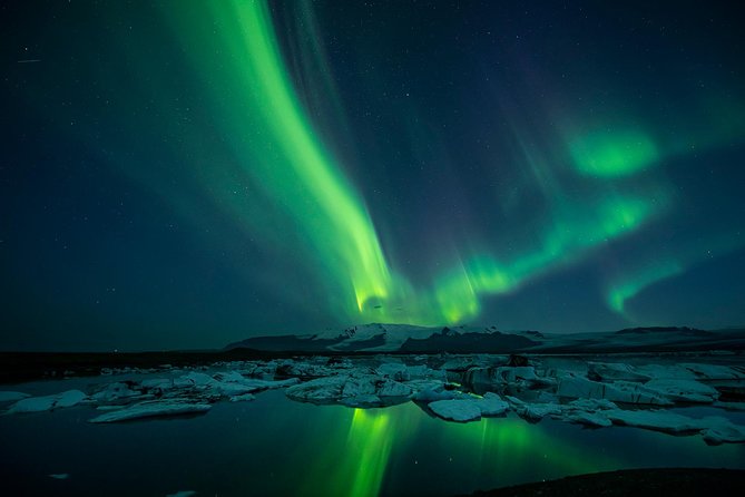 Northern Lights Guided Bus Tour from Reykjavik - What the waiting time is really like