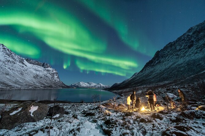Northern Lights Hunt with The Green Adventure - photos included - Staying warm in Arctic darkness