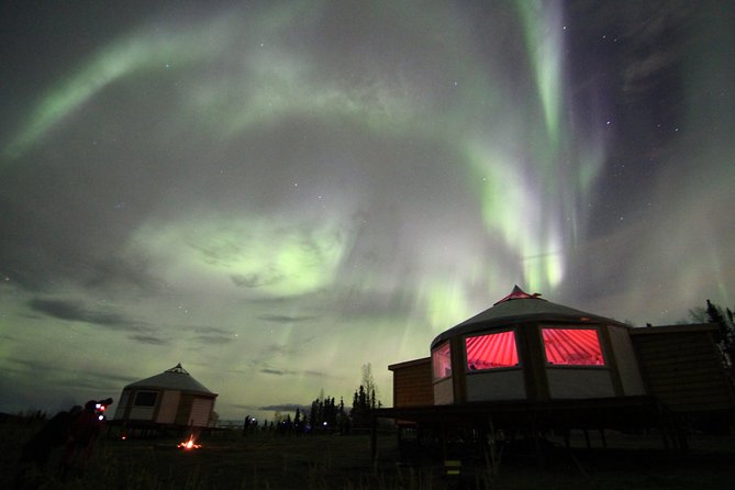Northern Lights Lodge Viewing in Fairbanks - Staying warm and getting better photographs