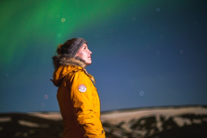 Northern Lights Minibus Tour with Hot Cocoa, Blankets & Photos - Who should book this Northern Lights tour?
