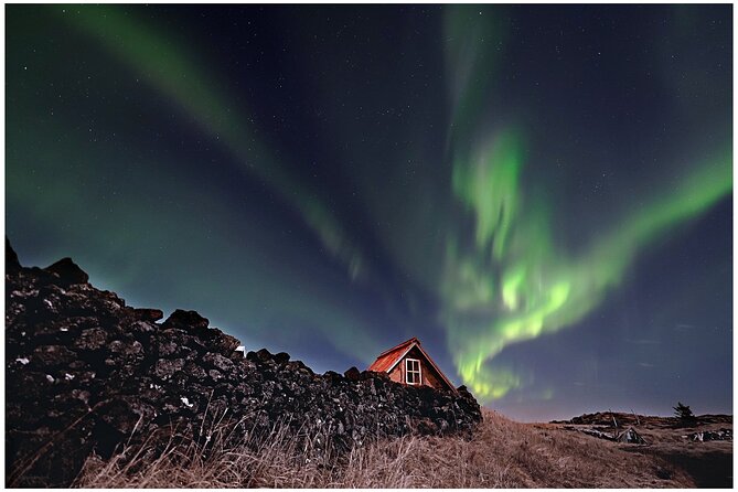 Northern Lights Small-Group Tour with Hot Chocolate & Photos - Why this tour is different from a simple aurora transfer