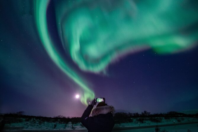 Northern Lights Small-Group Tour with Hot Chocolate & Photos - What the price of $172.41 buys you