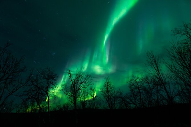 Northern Lights Tour from Kiruna to Abisko with Dinner - Why the Kiruna to Abisko chase makes sense