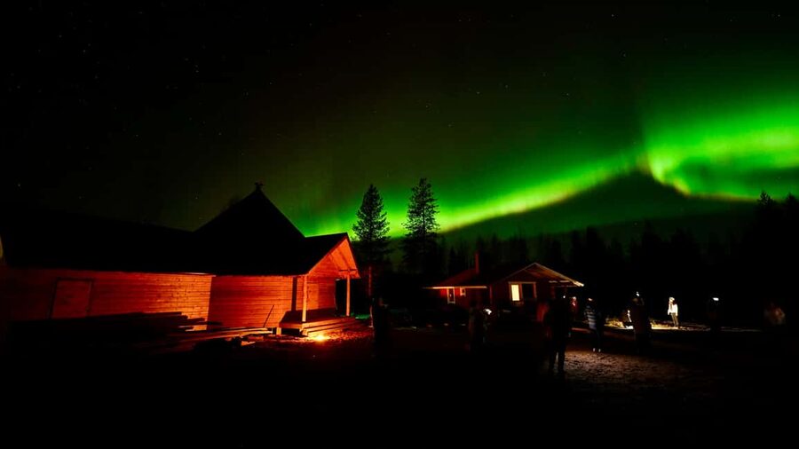Northern Lights Tour/Trip to a magical place - Guide Pekka and the photography service