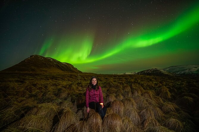 Northern Lights Tour with Photos, Snacks, Warm Snowsuits, Chairs - Understanding the aurora while you wait
