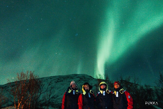 Northern Lights x Mini Bus Chase - Why the small group matters