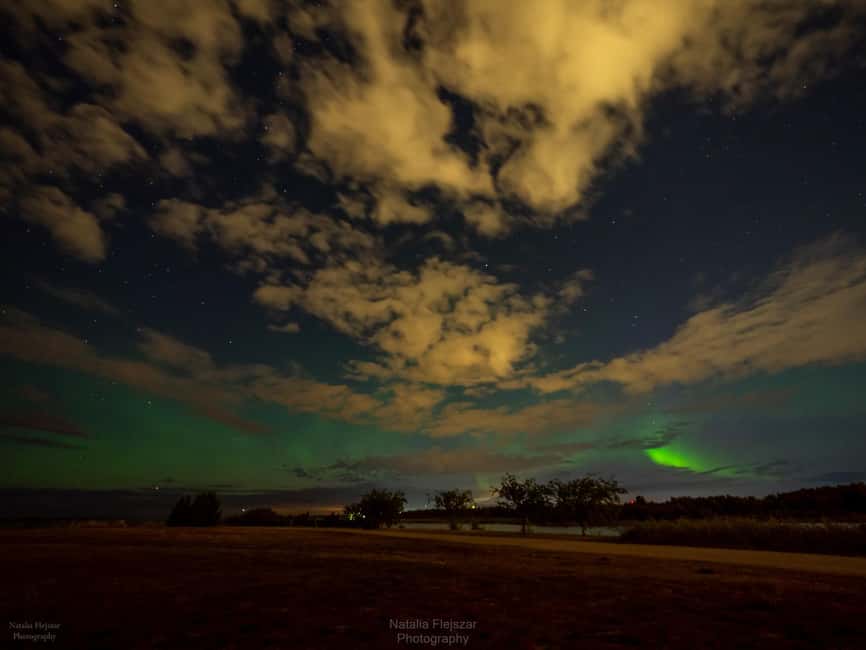 Oulu: Guided Night Walking Tour with Northern Lights Hunting - Key points at a glance