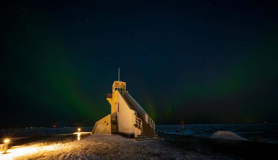 Oulu: Guided Night Walking Tour with Northern Lights Hunting - Returning through Toppila’s old ship port