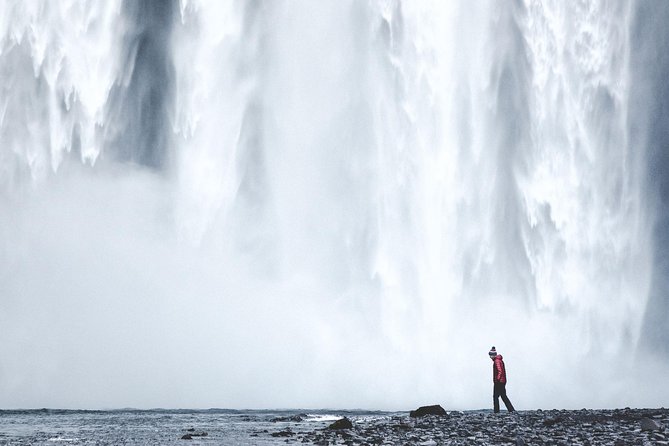 Private 2-Day Glacier Lagoon, Ice Cave and Northern Lights - Fjaðrárgljúfur: a short walk that depends on the weather