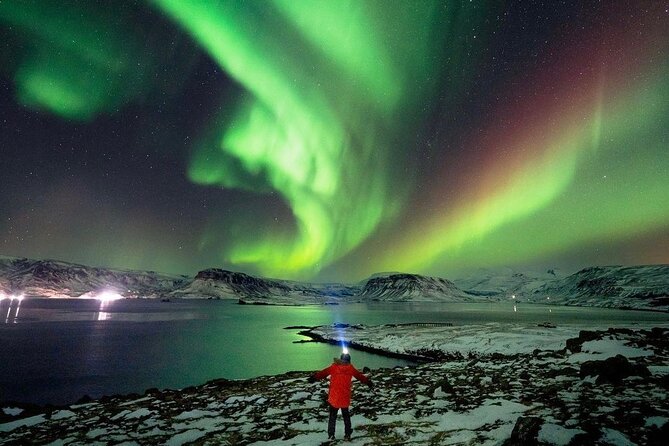Private Aurora Hunt with Photos in Super Defender - A private hunt that follows the sky
