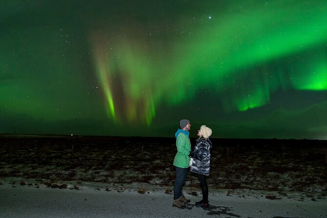 Private Aurora Hunt with Photos in Super Defender - Professional photos and useful camera help