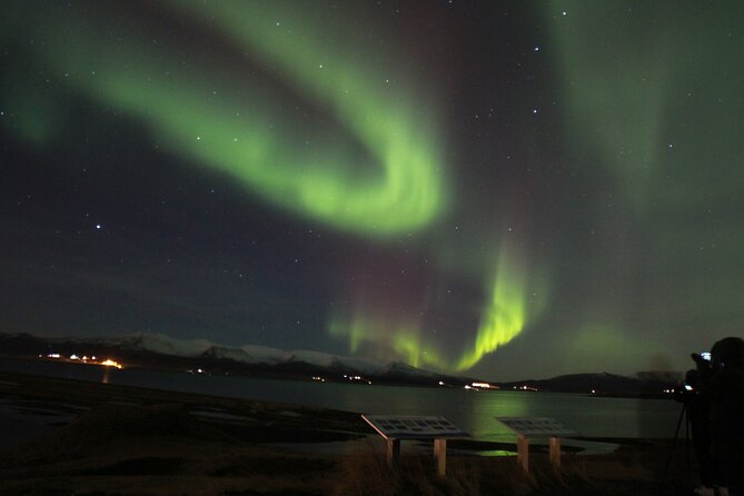 Private Northern Lights Tour - A comfortable vehicle makes the waiting easier