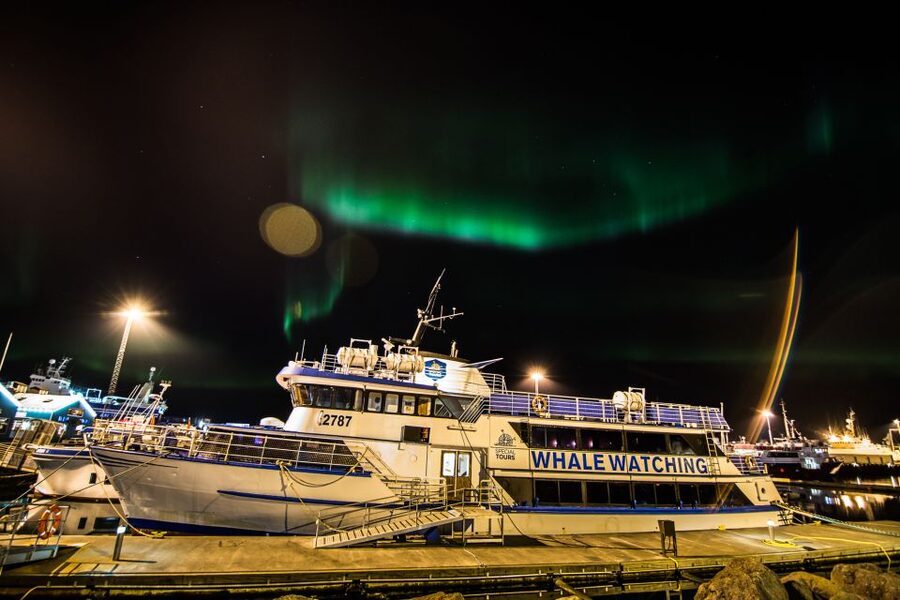 Reykjavik: 2-Hour Northern Lights by Boat with Backup Plan - Reading the sky from Faxaflói Bay