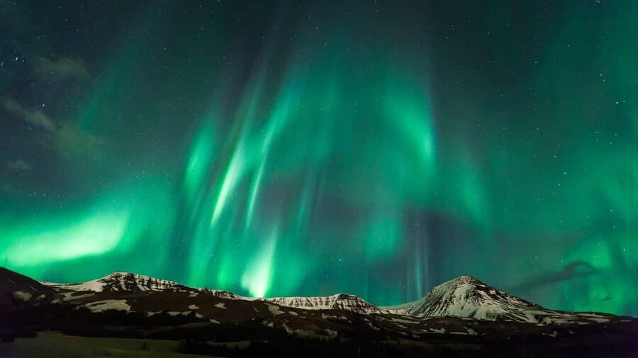 Reykjavik: Aurora Small Group 4x4 Northern Lights Adventure - The first 45 minutes: leaving the city lights