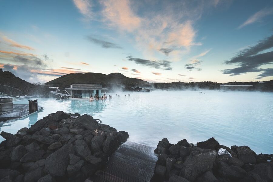 Reykjavík: Golden Circle, Blue Lagoon & Northern Lights Tour - The human side of the tour matters