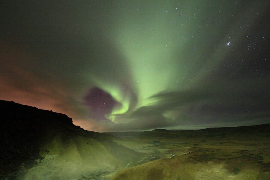 Reykjavik: Golden Circle & Northern Lights 4x4 Tour - Guide, vehicle, and group size