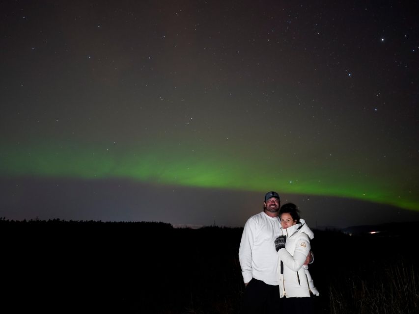 Reykjavik: Northern Lights Tour w/Pro Photos - Small Group - Who should book it