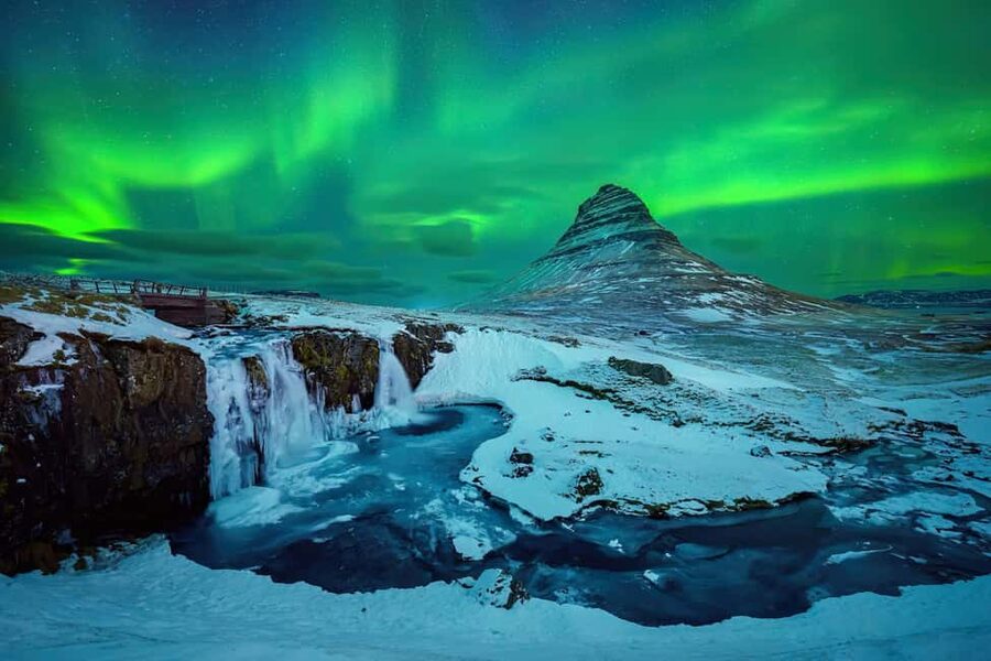 Reykjavik: Northern Lights Tour with Chinese Guide冰岛雷市中文极光团 - The free rebooking promise and its limits