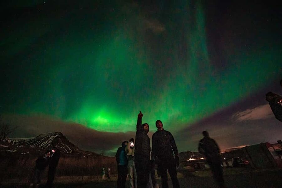 Reykjavik: Northern Lights Tour with Free Photos & Hot Cocoa - Key details before you book