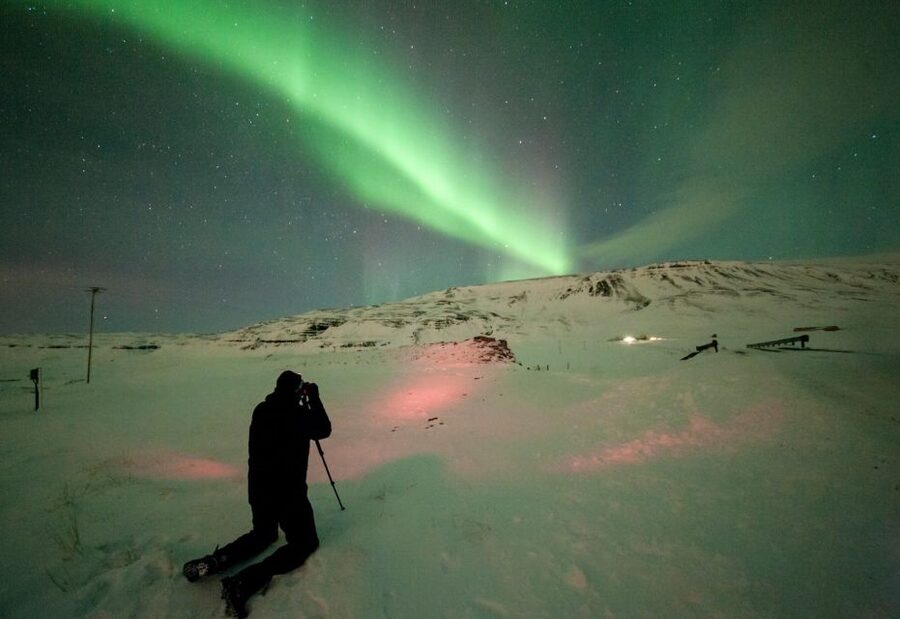 Reykjavik: Northern Lights Tour with Free Photos & Hot Cocoa - How the aurora hunt works