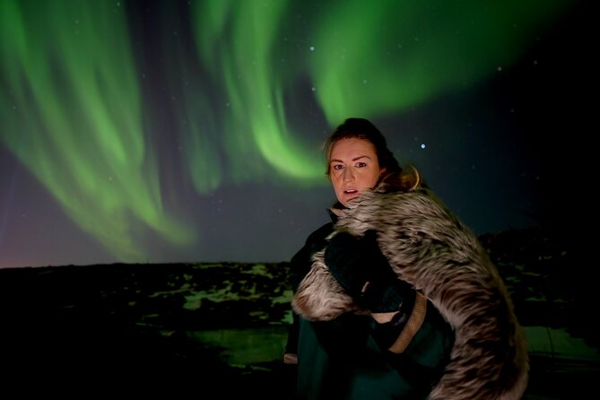Reykjavik Northern Lights Tour with Pro Aurora Photos Small Group - Cocoa, cookies, and a little Viking theater