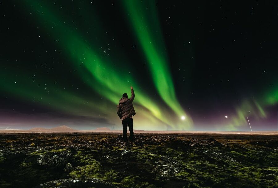 Reykjavik: Premium Northern Lights Tour with Free Photos - Photos are a useful extra, not a guarantee of a perfect portrait
