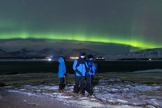 Reykjavik Private Northern Lights Tour with Pro Photographer - Why the private format costs more