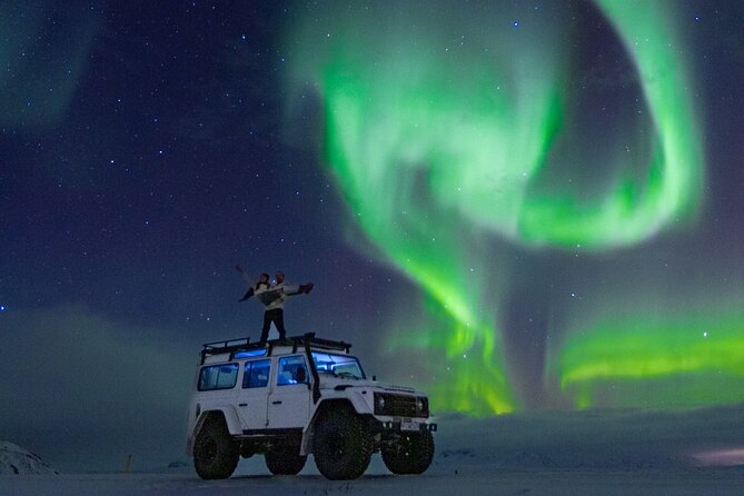 Reykjavik Private Northern Lights Tour with Pro Photographer - What happens when the aurora appears