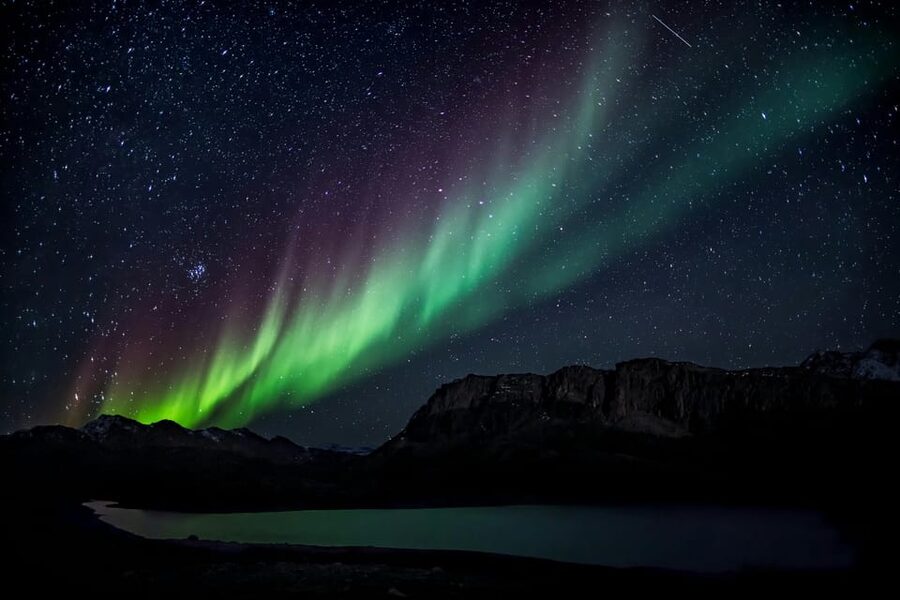 Reykjavik: Small-Group Northern Lights Tour with Pickup - Key points to know before booking