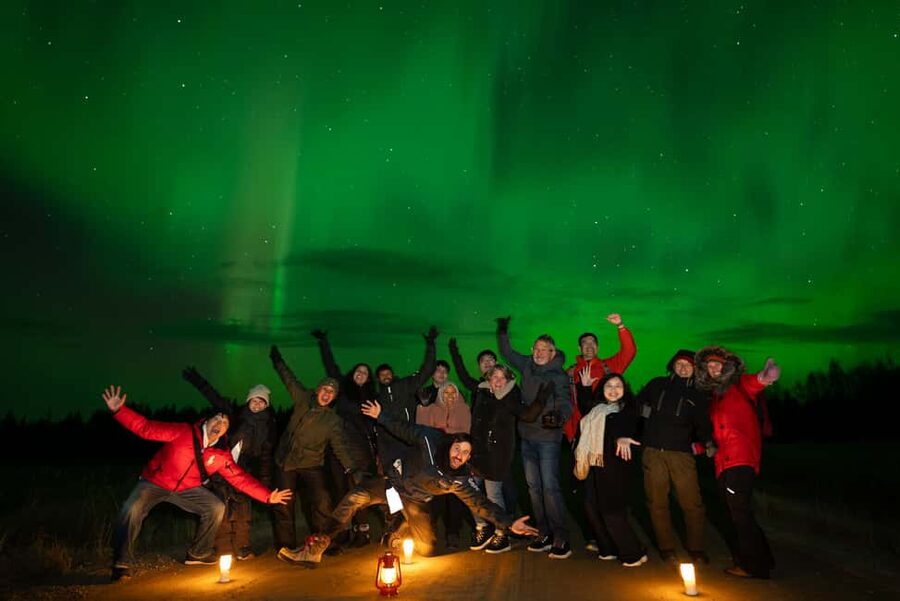 Rovaniemi:%100 Money Back Guarantee Northern Lights Hunting - Comfort during a six to eight hour night
