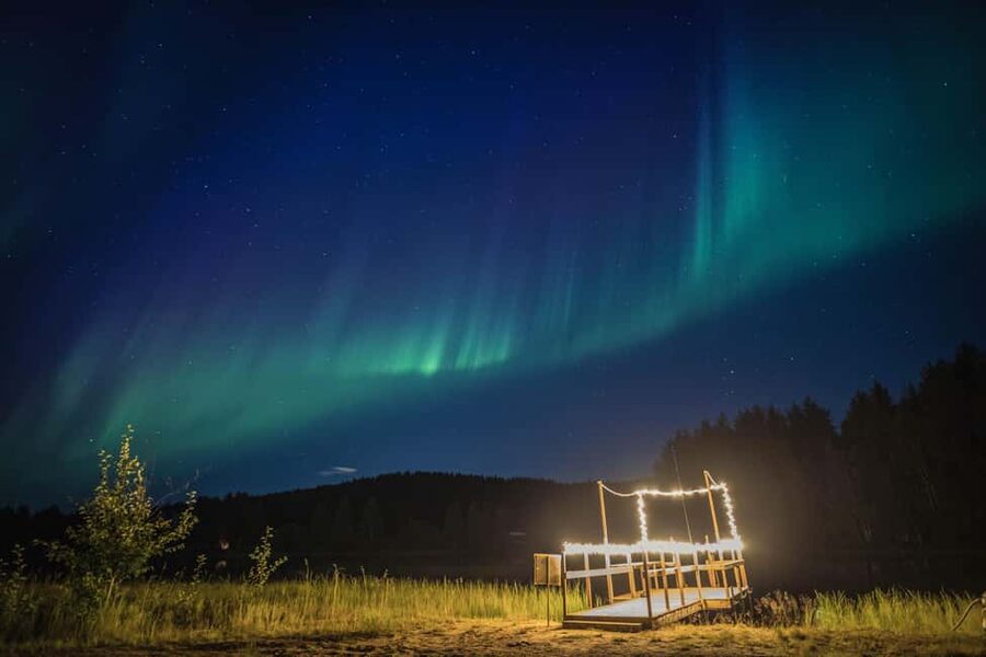 Rovaniemi: Arctic Ice Floating and Northern Lights Tour - From Rovaniemi to a snowy lake