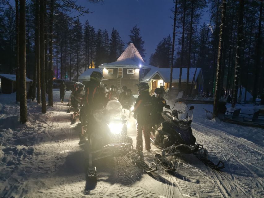 Rovaniemi: Aurora Borealis Snowmobile Safari with Campfire - Stopping for the Northern Lights beside a lake