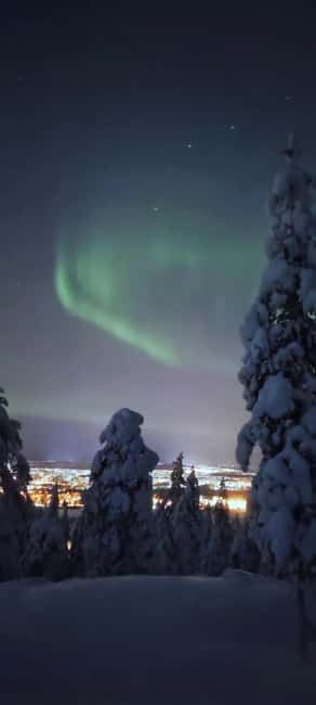 Rovaniemi: Aurora Hunt Snowshoeing Adventure with Guide - Snowshoeing out of Rovaniemi’s city lights
