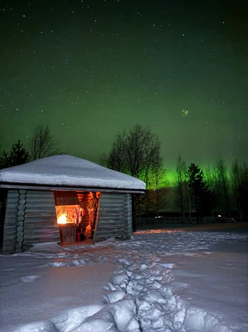 Rovaniemi: Aurora hunting and a fireside BBQ experience - The BBQ Makes the Waiting Easier