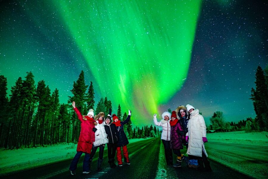 Rovaniemi: Guaranteed Northern Lights Hunting Adventure - The drive out of Rovaniemi