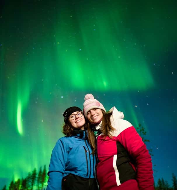 Rovaniemi: Guaranteed Northern Lights & Photography Tour - The guides shape the evening