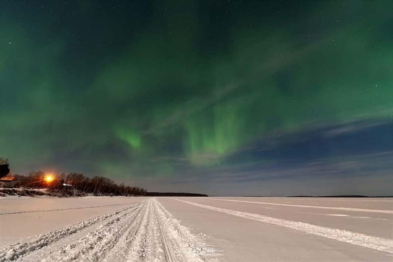 Rovaniemi: Northern Lights Hunters. Aurora + BBQ - Second stop: fire, sausages, and berry drink