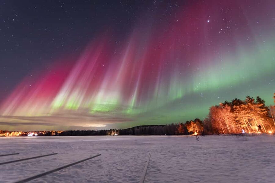 Rovaniemi: Northern Lights Photography Tour & BBQ - Staying warm during a long night outside