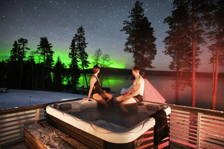 Rovaniemi: Northern Lights Trip with Arctic Sauna & Jacuzzi - What the three-hour schedule really means