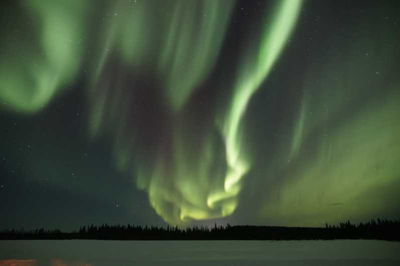 Saariselkä: Aurora Photo Tour by Car with Transfer & Drinks - Leaving Saariselkä after dark