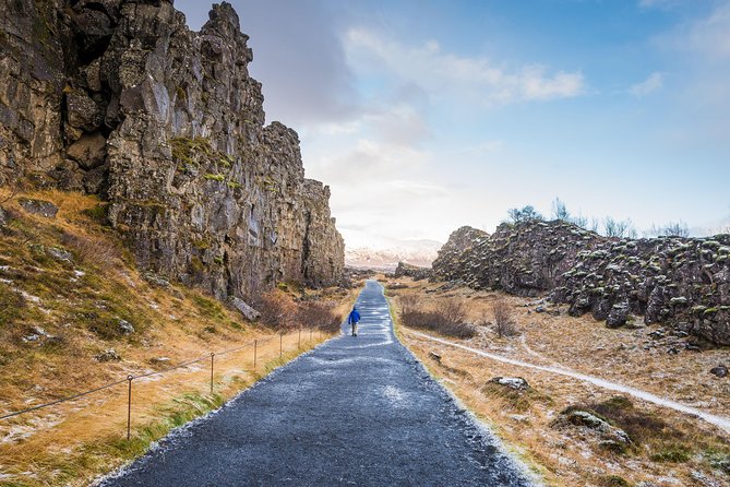 The Golden Circle & Northern Lights Guided Combo tour - Þingvellir, where Iceland splits and gathers