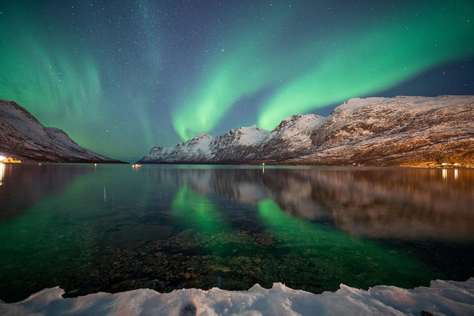 Tromso Aurora Chase by Minibus with Thermal Suit, Snack and Photo - How the aurora chase works