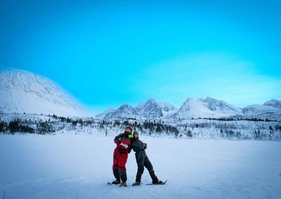 Tromsø: Aurora Crystal Lavvo Experience with Snowshoeing - Who should book this Arctic night?