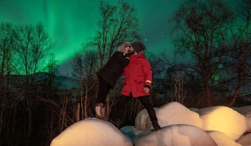 Tromsø: Aurora Safari Chase with Photos - Soup, hot drinks, and a real break from the cold