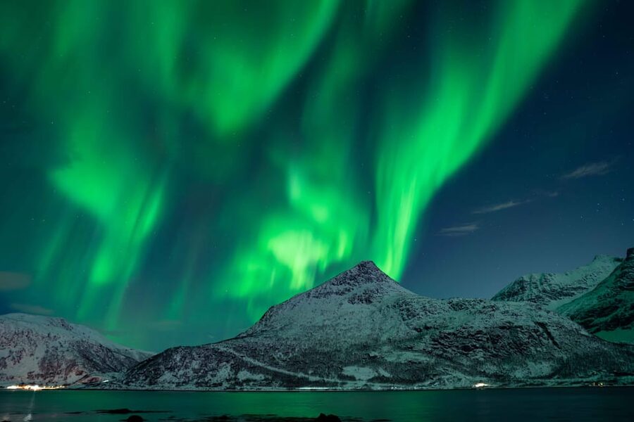 Tromsø: Aurora Tour with Photos, Campfire and Arctic Food - Chasing clear skies beyond Tromsø