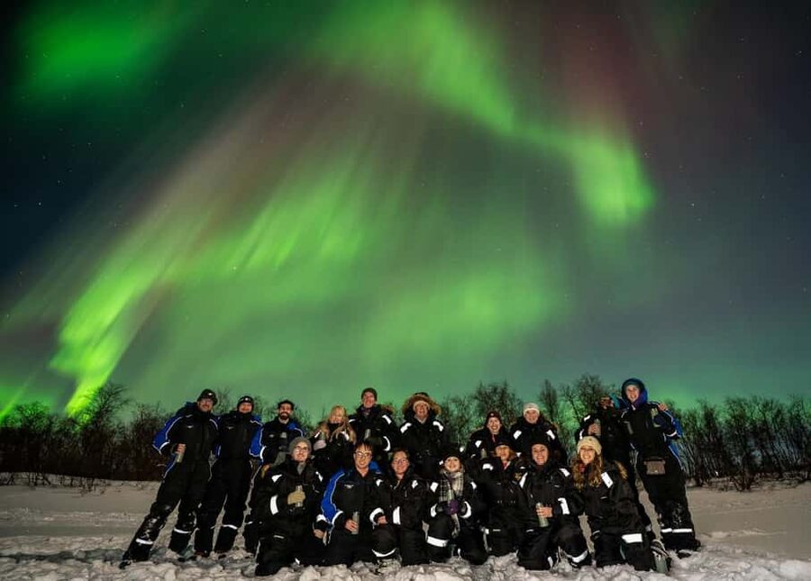 Tromsø: Big Bus Northern Lights Tour with Free Photos - Why the big bus can be the smart choice
