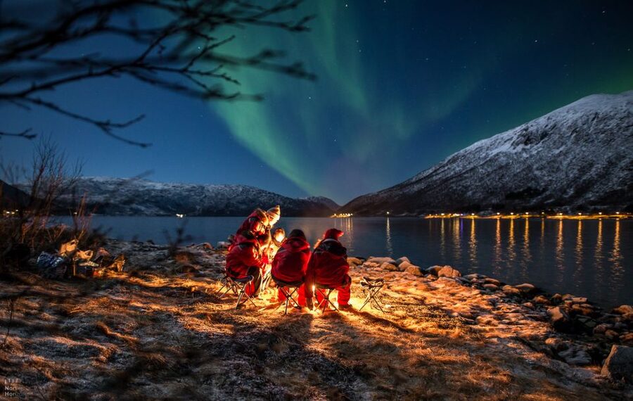 Tromsø: Expert Aurora Hunt - Thermal Gear, Food, Campfire - Thermal suits, boots, and staying outside