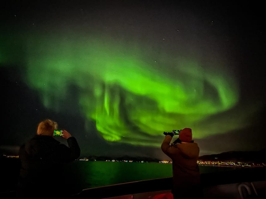 Tromso: Luxury Northern Lights Cruise with Hot Tub & Dinner - Who should book this Tromsø cruise?