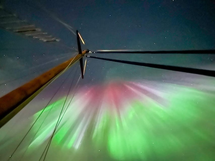 Tromso: Luxury Northern Lights Cruise with Hot Tub & Dinner - Leaving the harbor for Grindøysundet