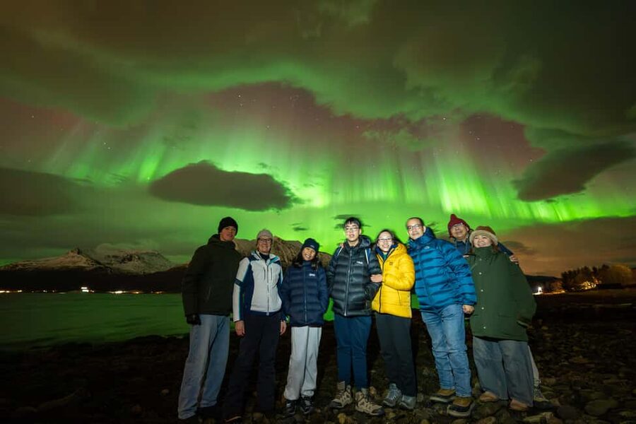 Tromsø: Northern Lights Chase, Local Guide, Foods & Pictures - Meeting at Skaret by Vander and setting out